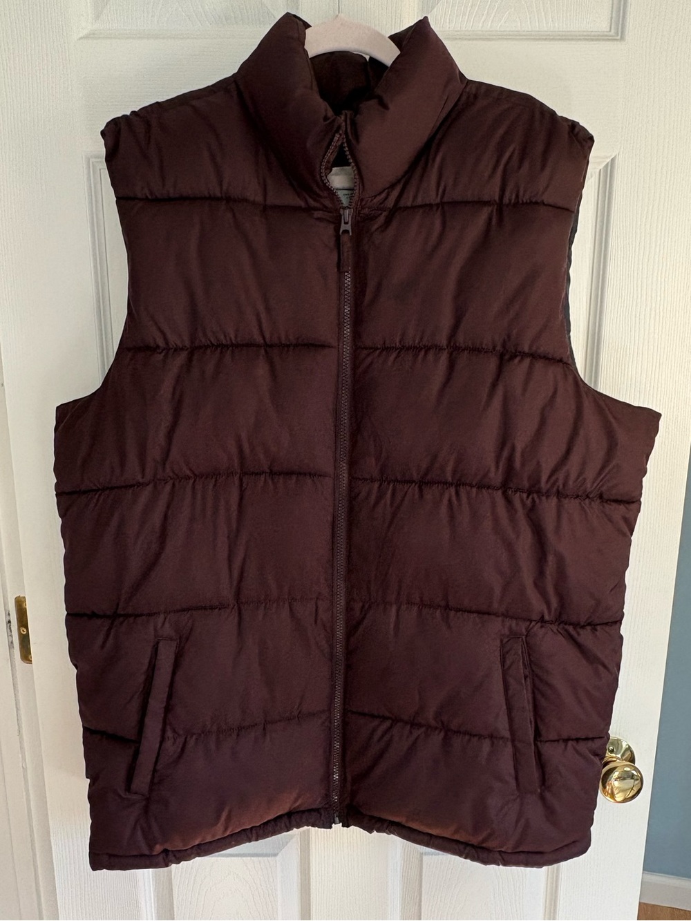 Old Navy Men’s Maroon Vest